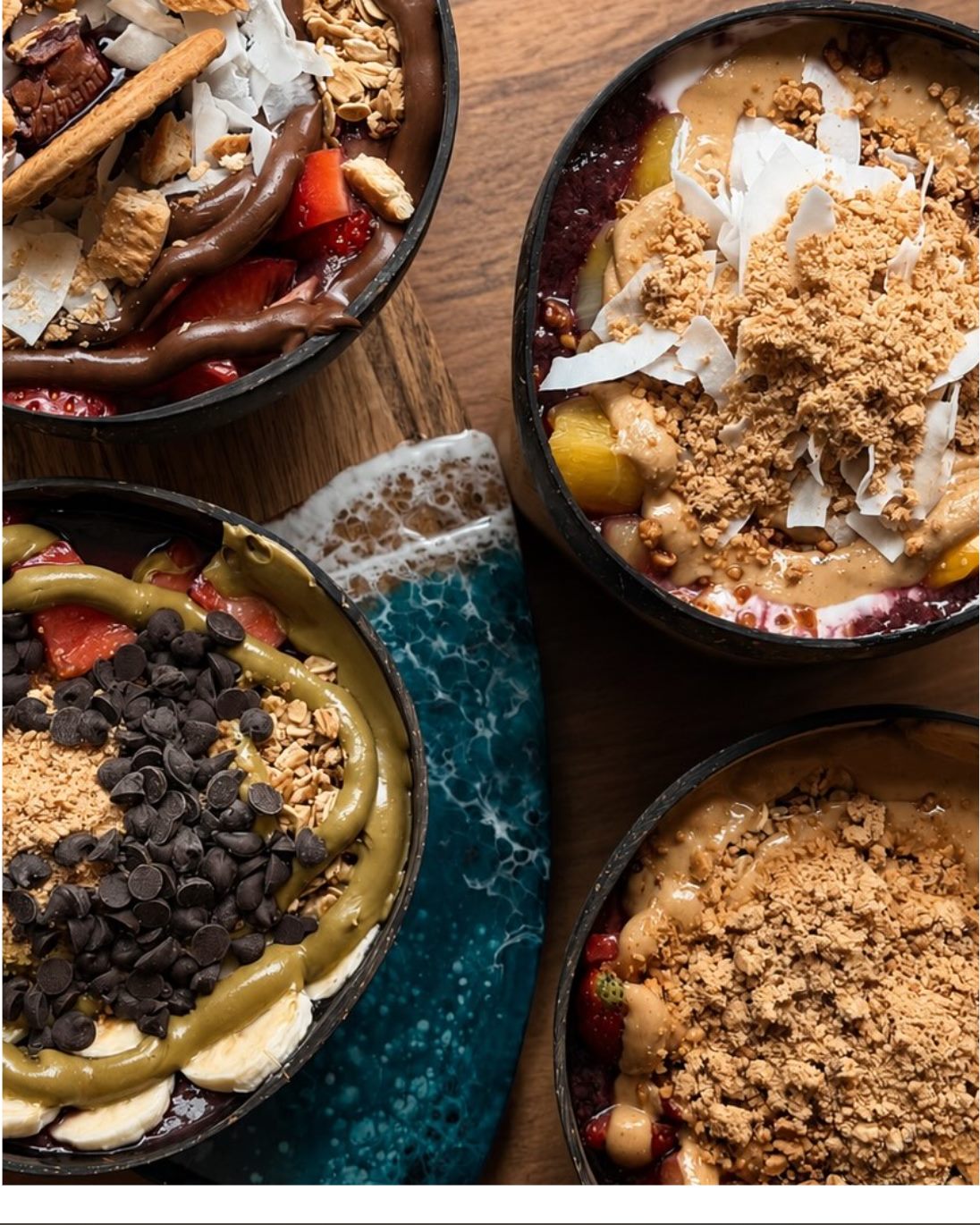 Variedad de açaí bowls